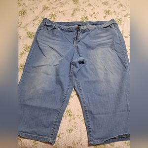 Lane Bryant size 26W faded blue jeans capri